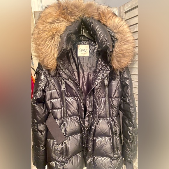 SAM. Black Down Filled feathers Puffer jacket with lots of Fabulous Details - Picture 4 of 9